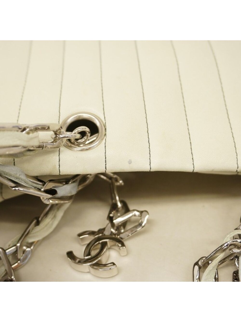 Chanel Chain Tote New Mademoiselle Lambskin Pale Green Silver - Picture 9 of 10